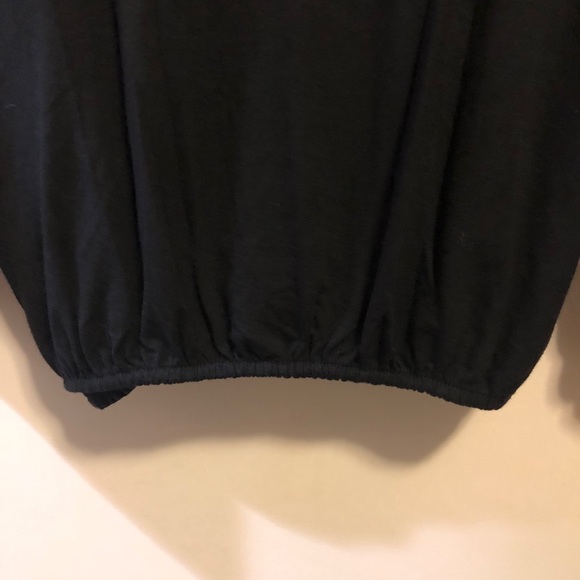 Black top - Picture 5 of 6